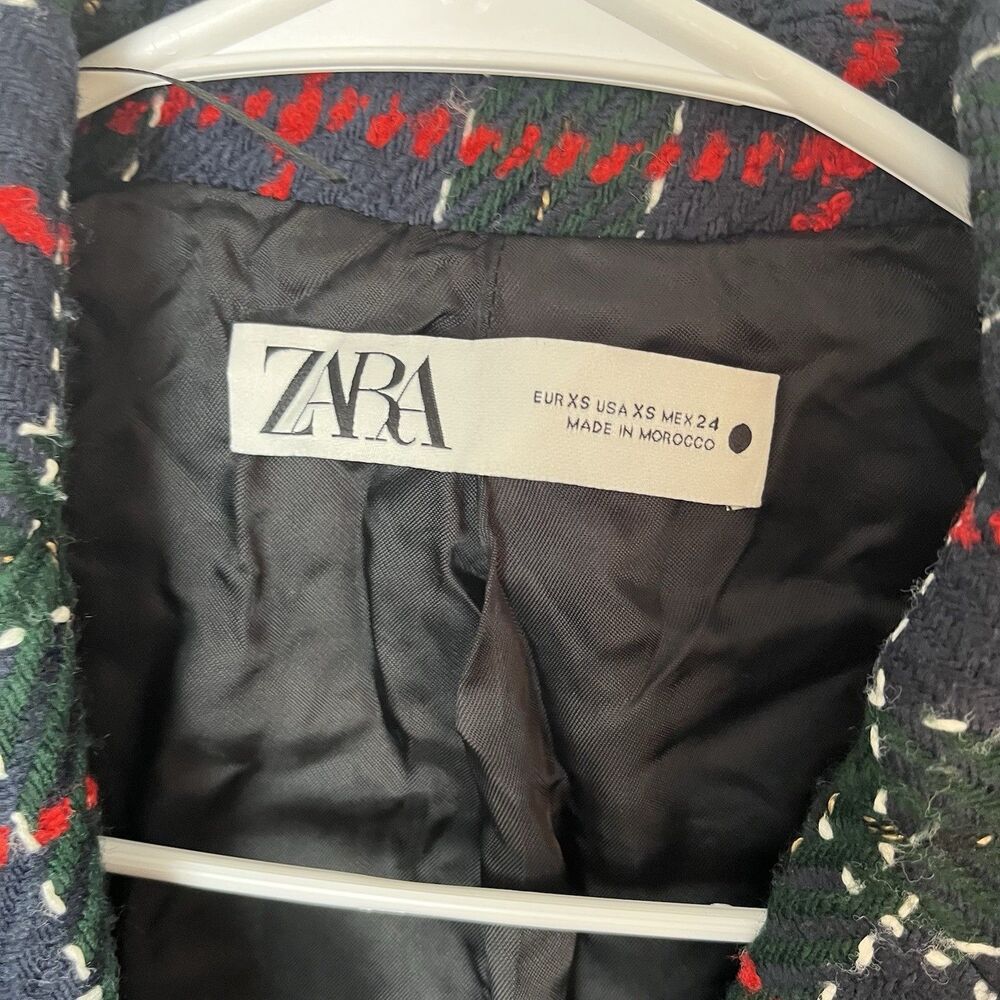 Zara Plaid Blazer in Red and Black - Picture 4 of 10